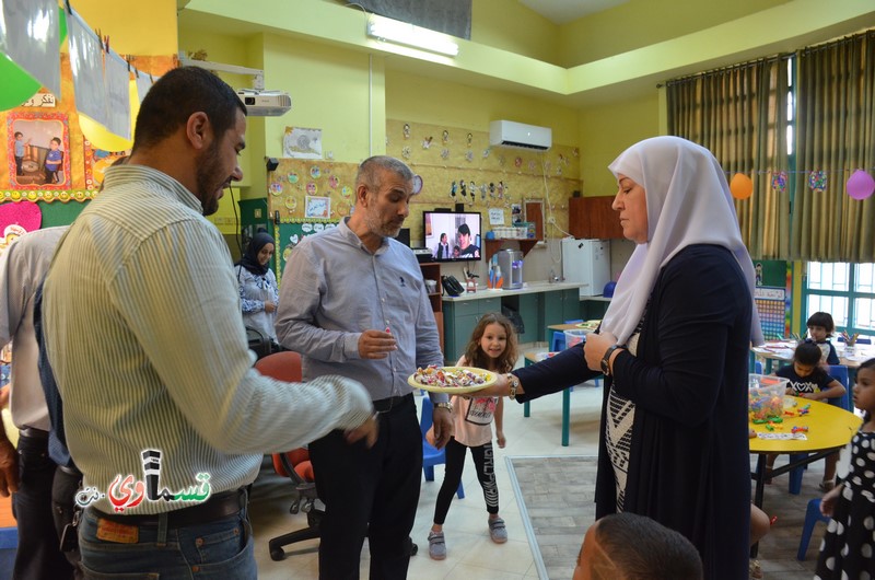 كفرقاسم- فيديو: نواب وأعضاء المجلس البلدي يشاركون الطلاب افتتاح عامهم الدراسي  باجواء بهيجة .